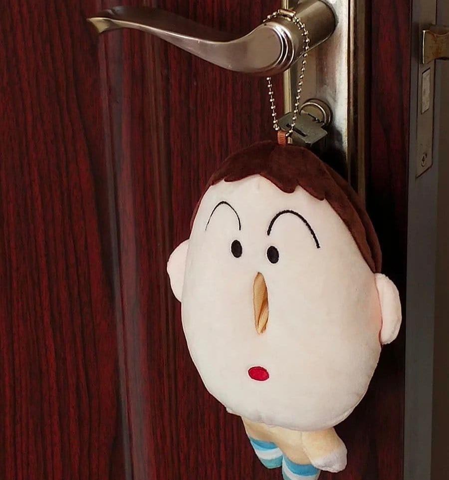 SHINCHAN TISSUE HOLDER KEYCHAIN