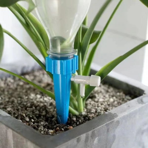 PLANT WATERING SPIKES WITH FLOW CONTROL VALVE