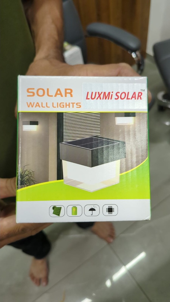 SQUARE WALL LIGHT